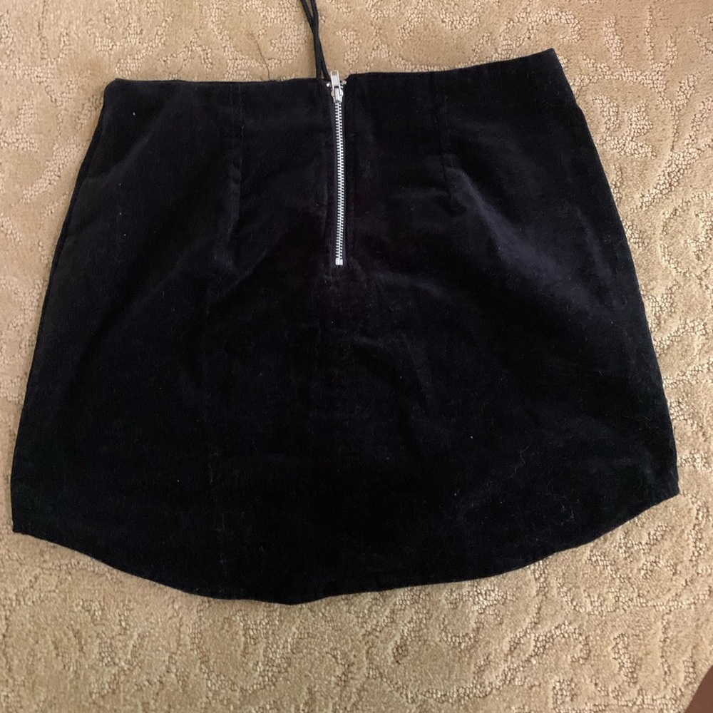Skirt - Picture 2 of 3